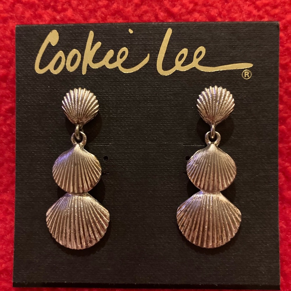 Vintage Cookie Lee triple shell earrings